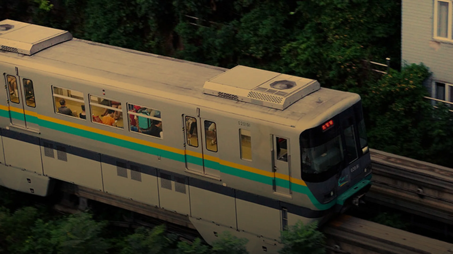 Trains Upgraded from 4 to 8 Cars Now in Service! Chongqing Rail Transit Line 2 Launches Upgraded Trains