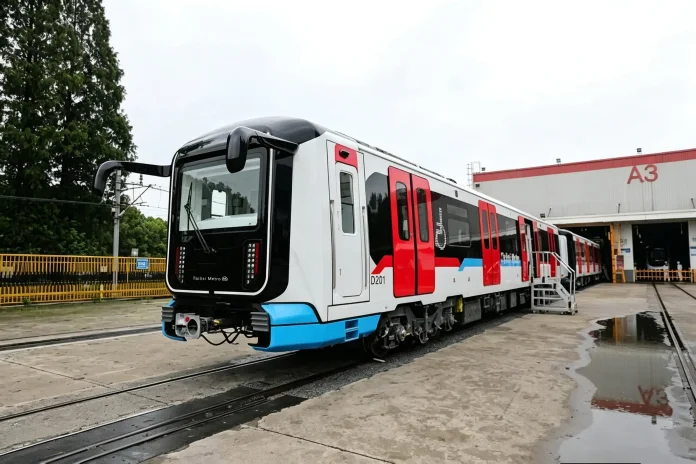 Crrc Rolls Out First Metrotrain Built To 'soviet' Standard